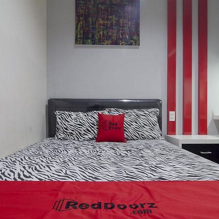 Reddoorz Near Lawang Sewu Hotel Semarang Exterior photo