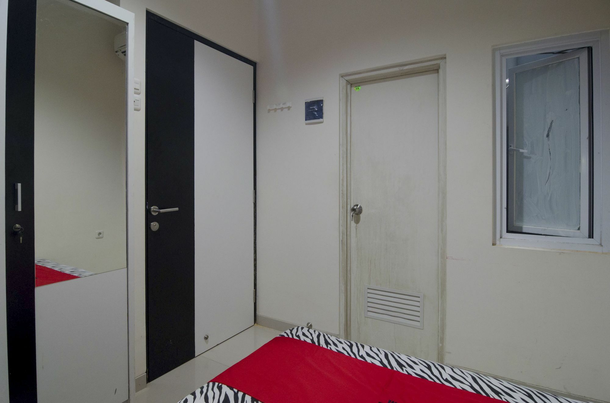 Reddoorz Near Lawang Sewu Hotel Semarang Exterior photo